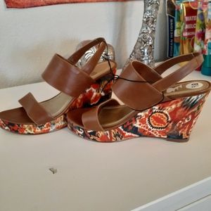 Brown and orange design wedges